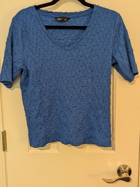 Simply Vera Vera Wang Blue Textured V-Neck Short Sleeve Top